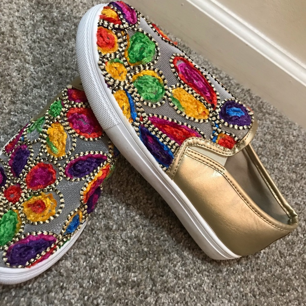 Bright Flower Patterned Wanted Shoes